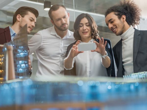 Como o aluguel de celulares facilita a mobilidade e trabalho remoto nas empresas